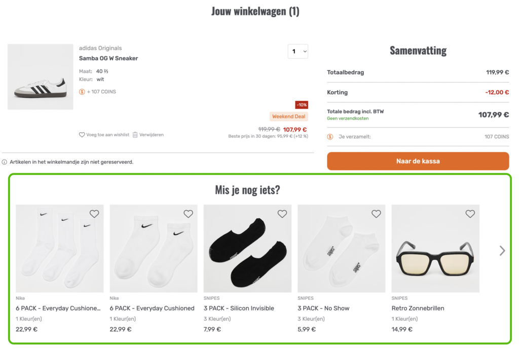 Een winkelwagen met een sneaker, en daaronder de rij Mis je nog iets? met sokken en een zonnebril